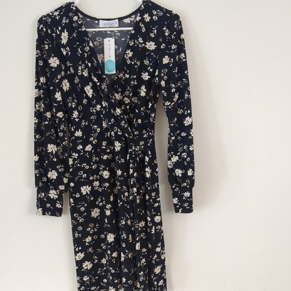 Kaileigh Blue and White Sheath Dress with Cuffed Long Sleeves